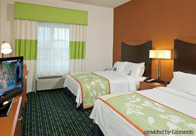 Fairfield Inn And Suites By Marriott Augusta Room photo